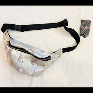 🌸 NWT silver festival unicorn glitter fannypack